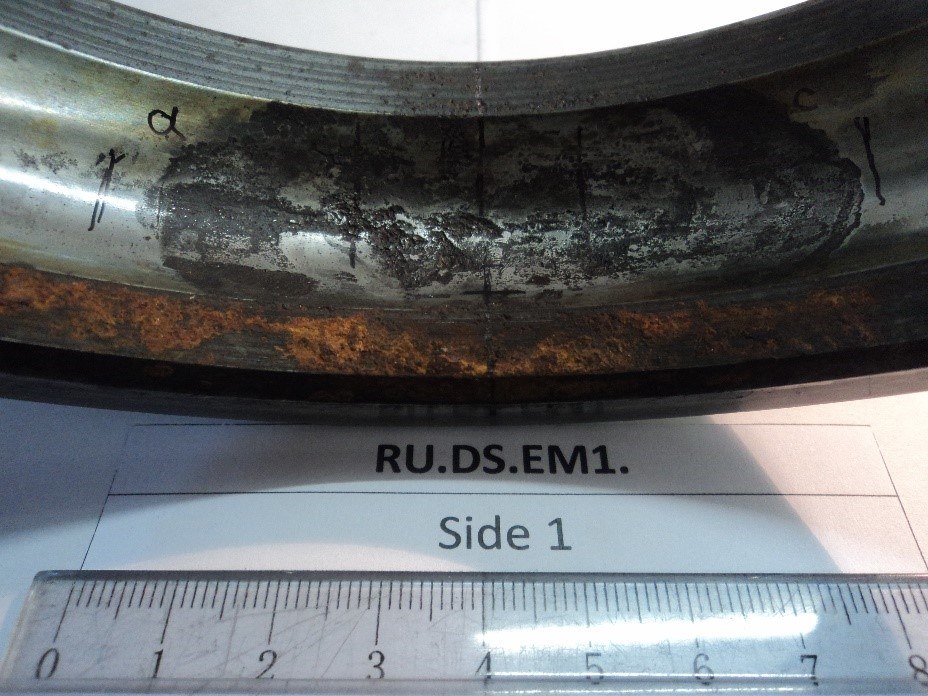 Damaged surface of bearing